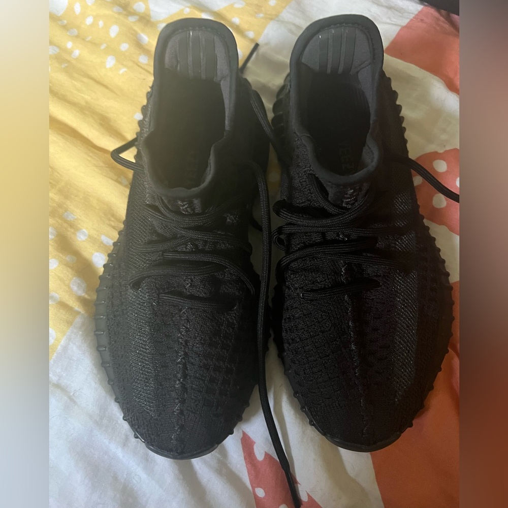 Yeezy Boost 350 V2 Onyx Size US 6